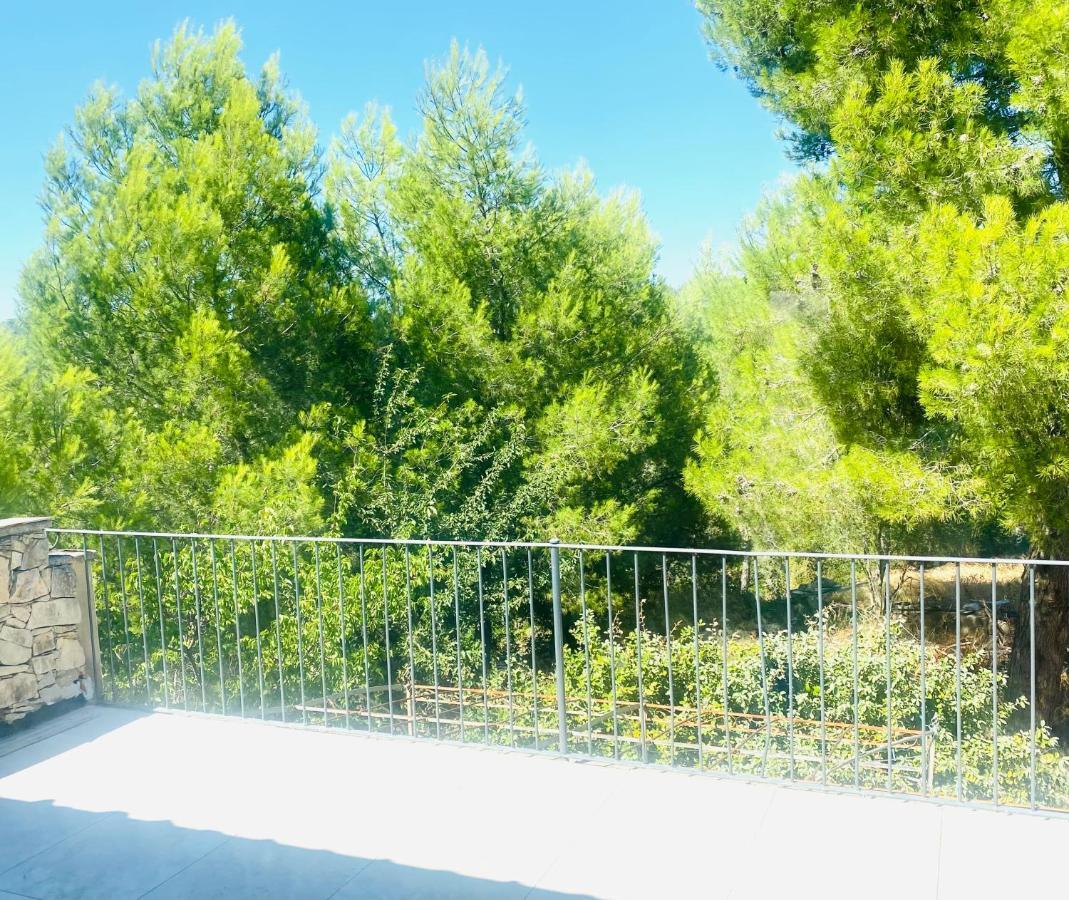 Villa Nîmes Esterno foto