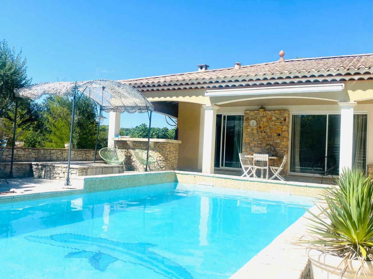 Villa Nîmes Esterno foto