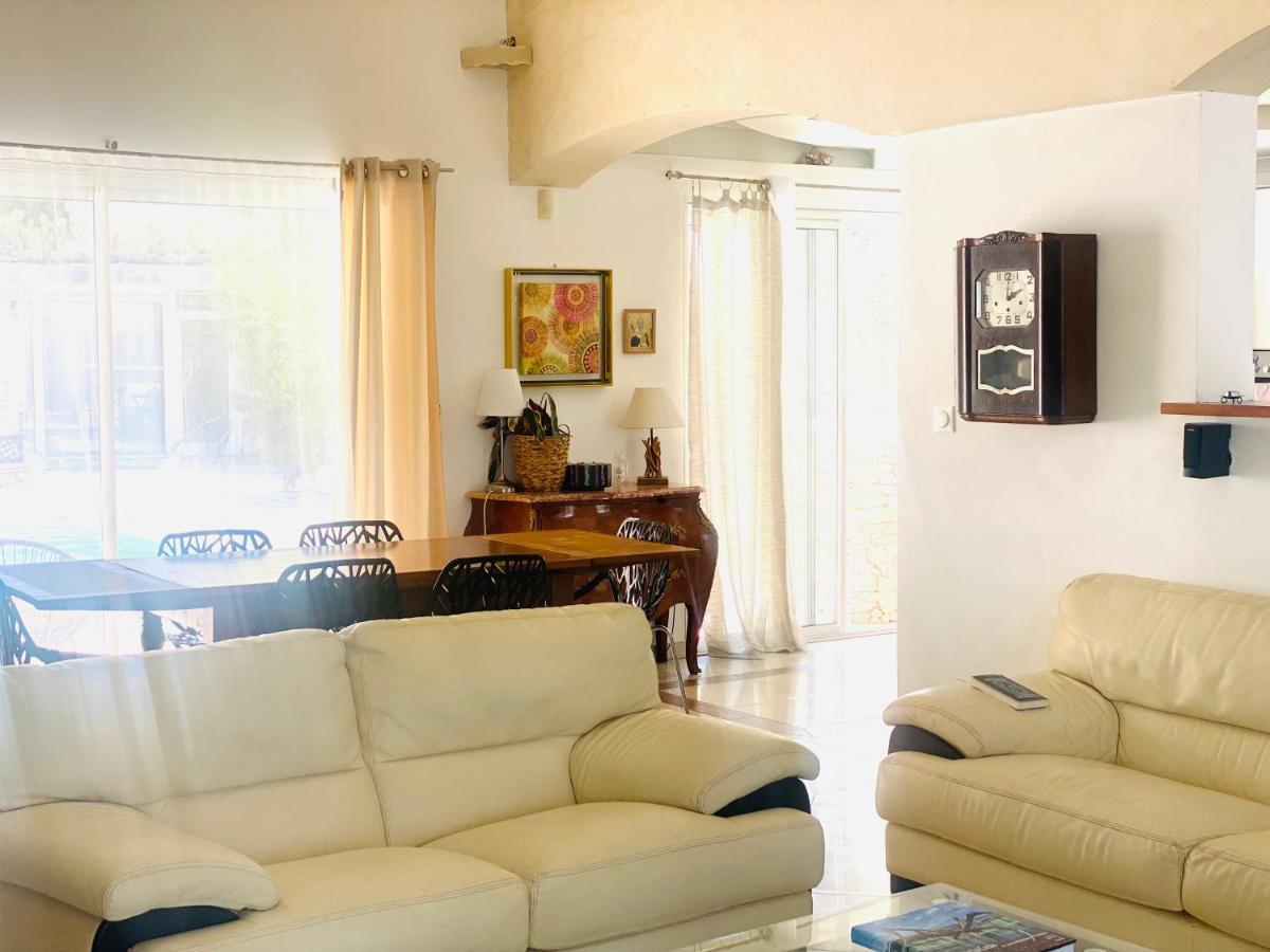 Villa Nîmes Esterno foto